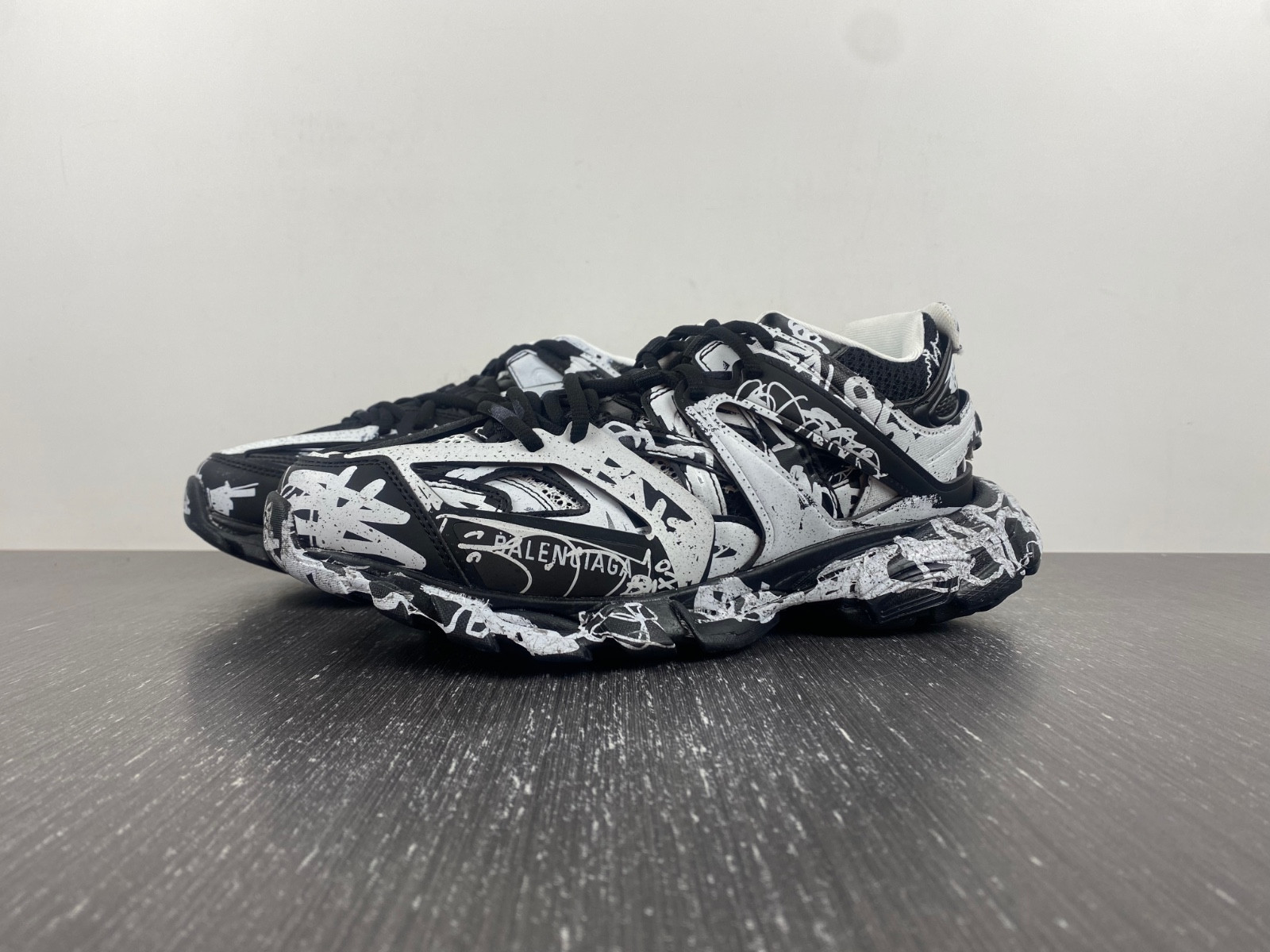 Ba*len*cia*ga men''s track.3 sneaker