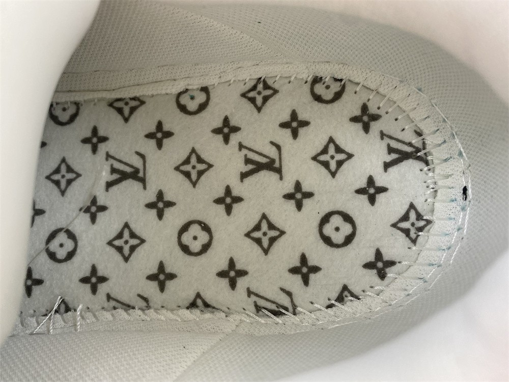 lwe sneaker