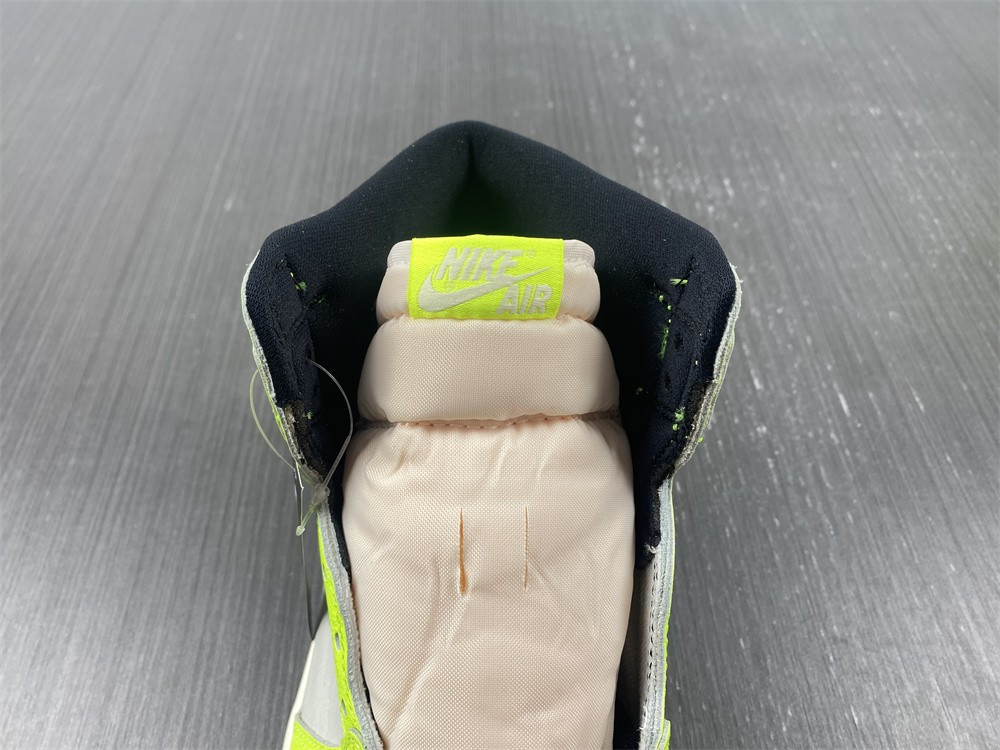 air jordan 1 retro high og visionaire volt 555088-702