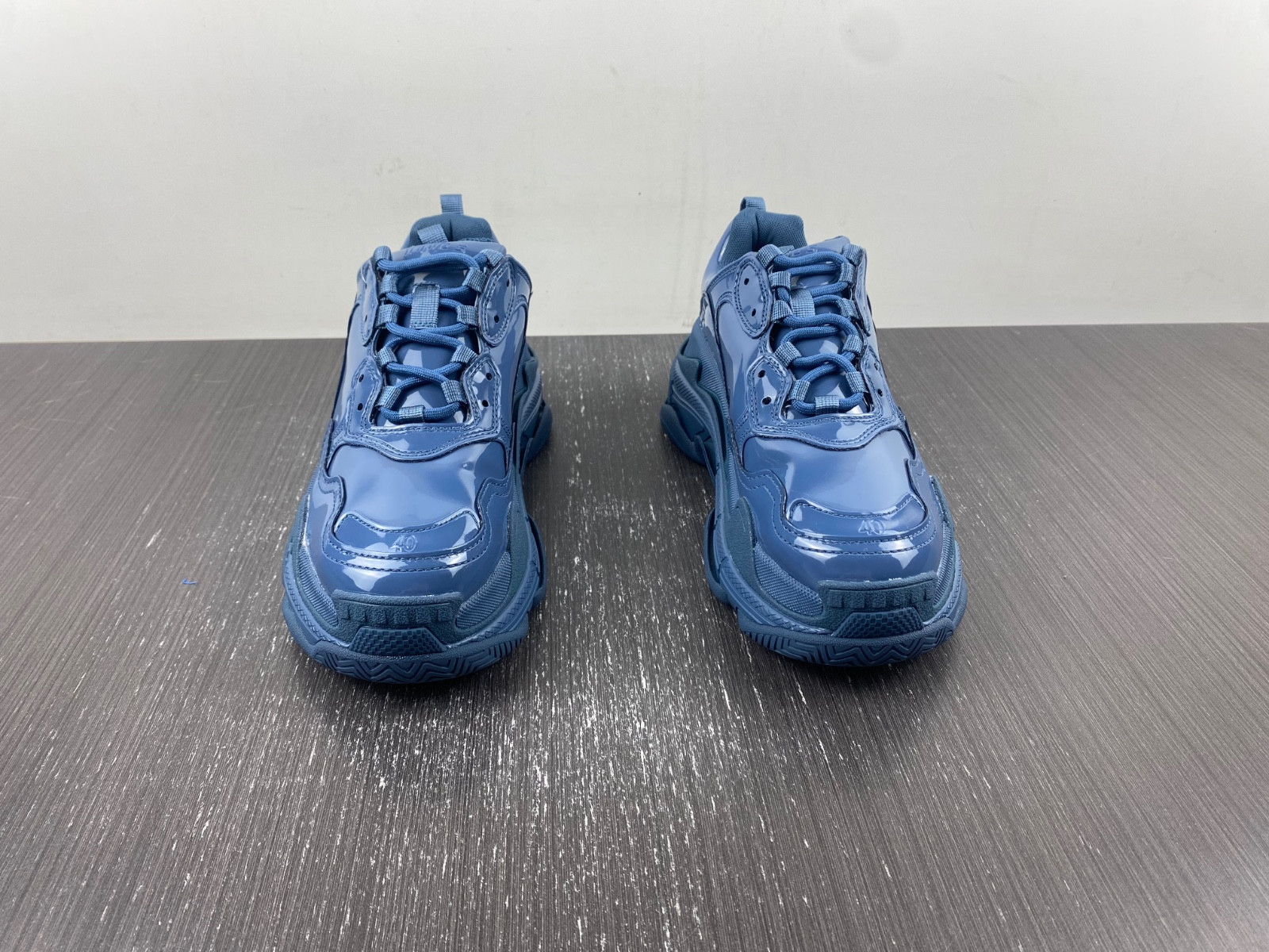 Ba*len*cia*ga triple s