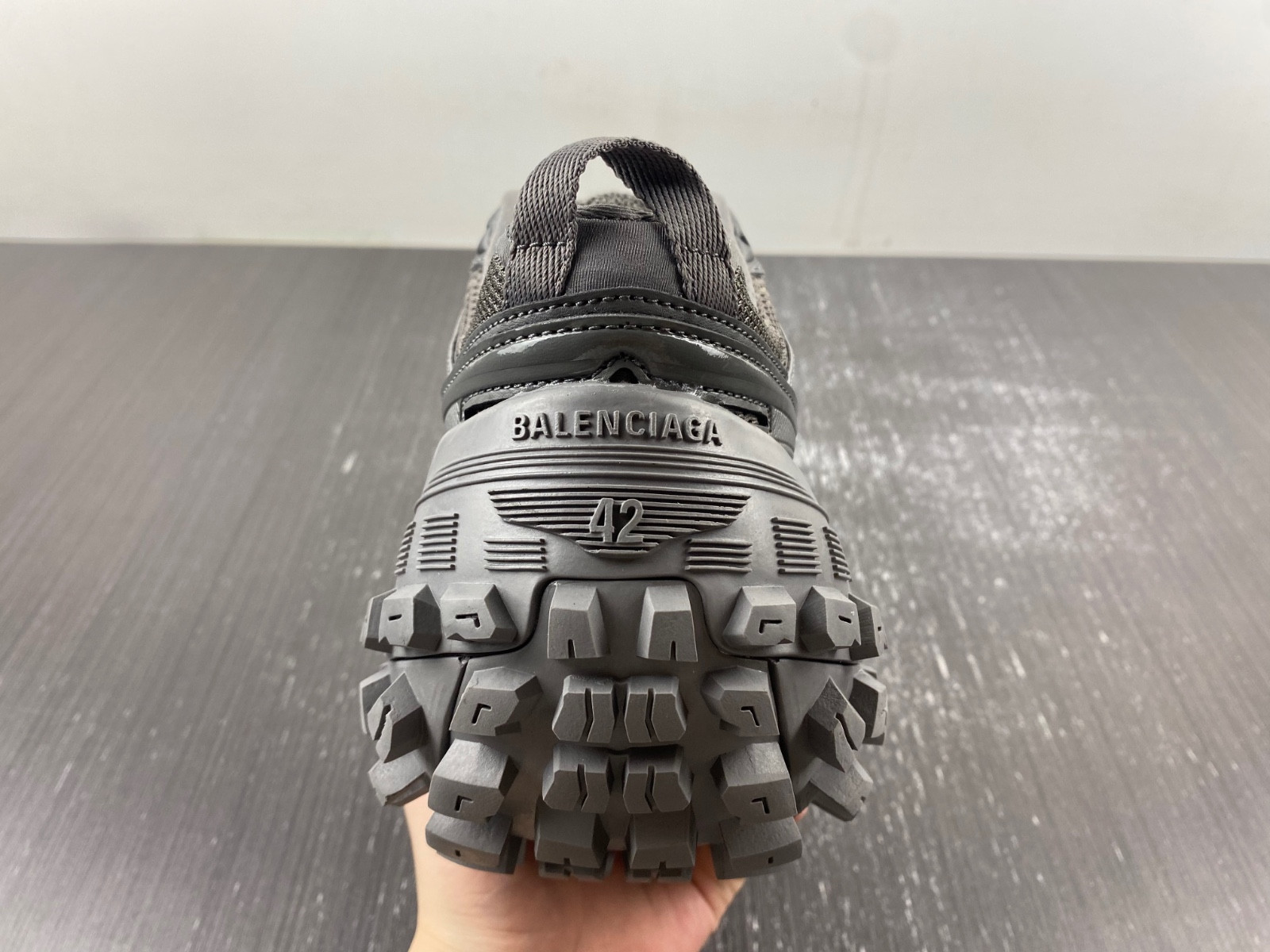 Ba*len*cia*ga defender sneaker