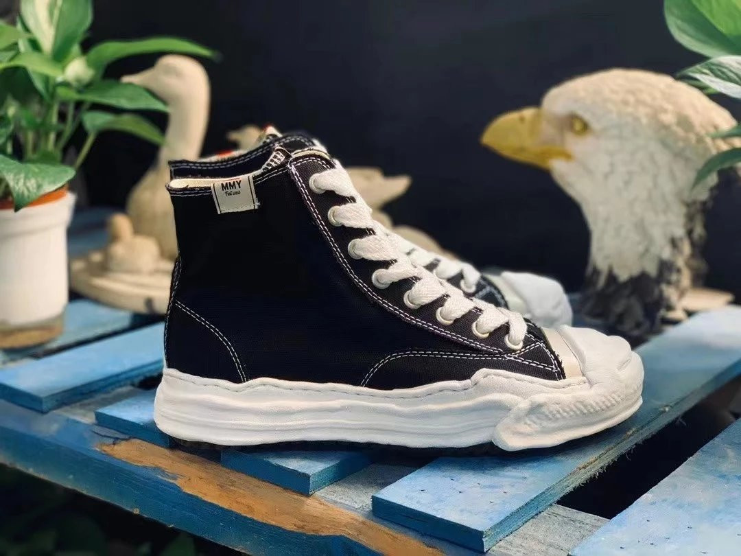 mmy sneaker 0082
