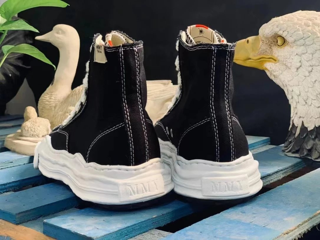 mmy sneaker 0082
