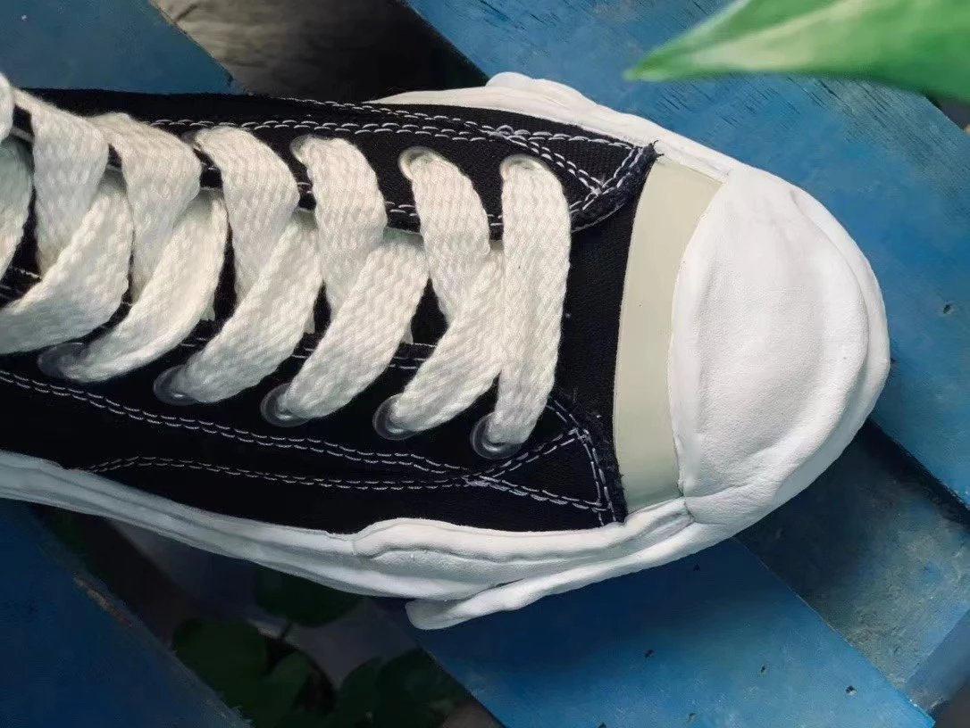 mmy sneaker 0082