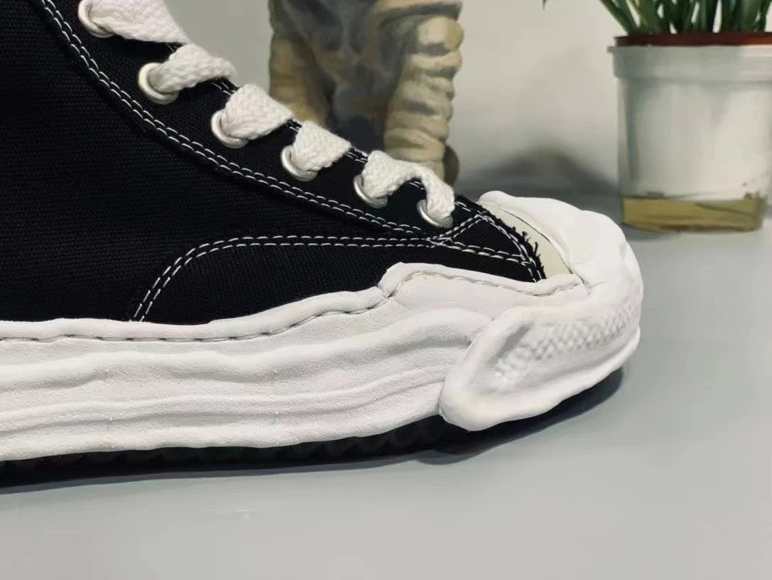 mmy sneaker 0082