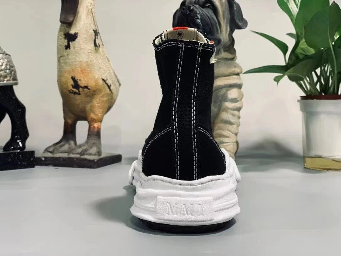 mmy sneaker 0082
