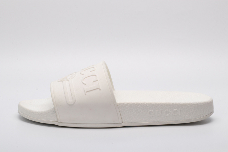 G*u*i slides all white