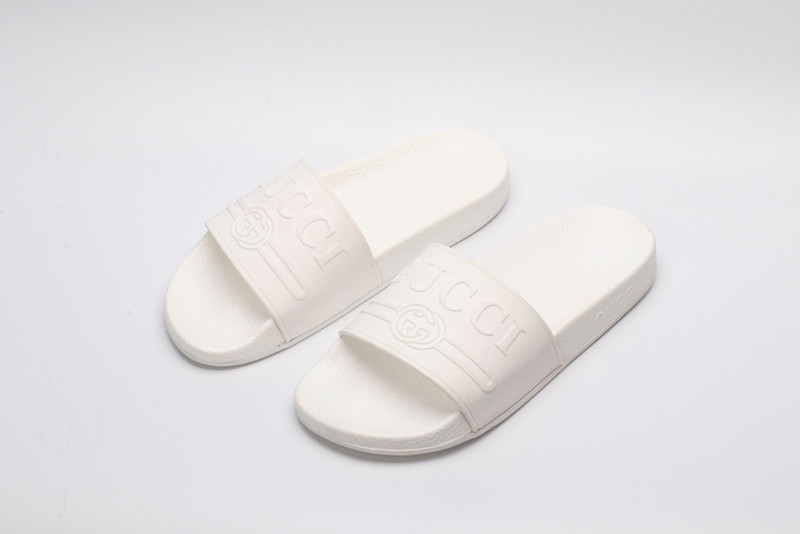 G*u*i slides all white
