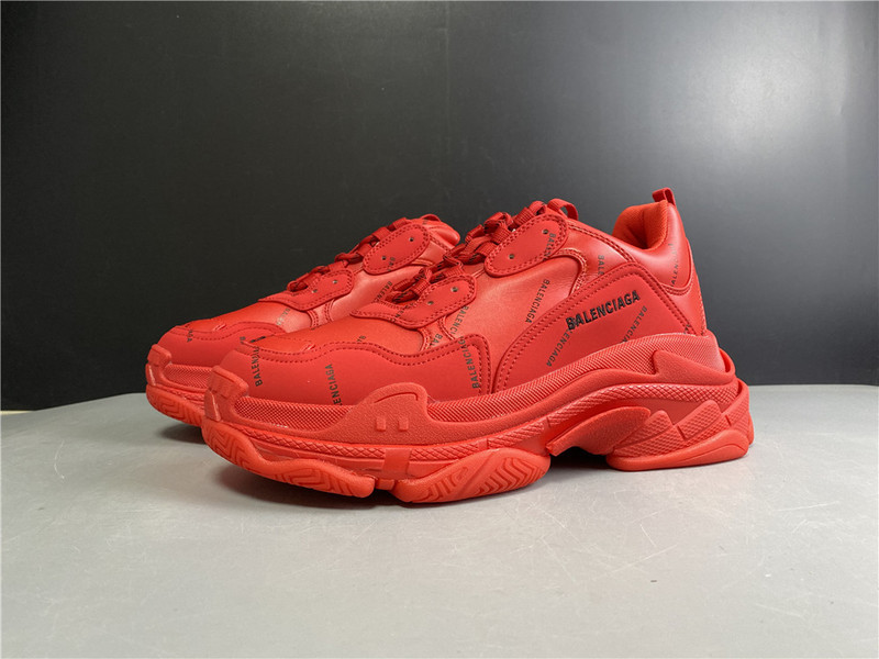 Ba*len*cia*ga triple s
