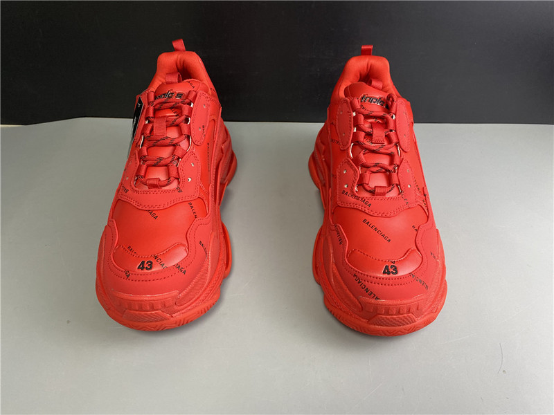 Ba*len*cia*ga triple s