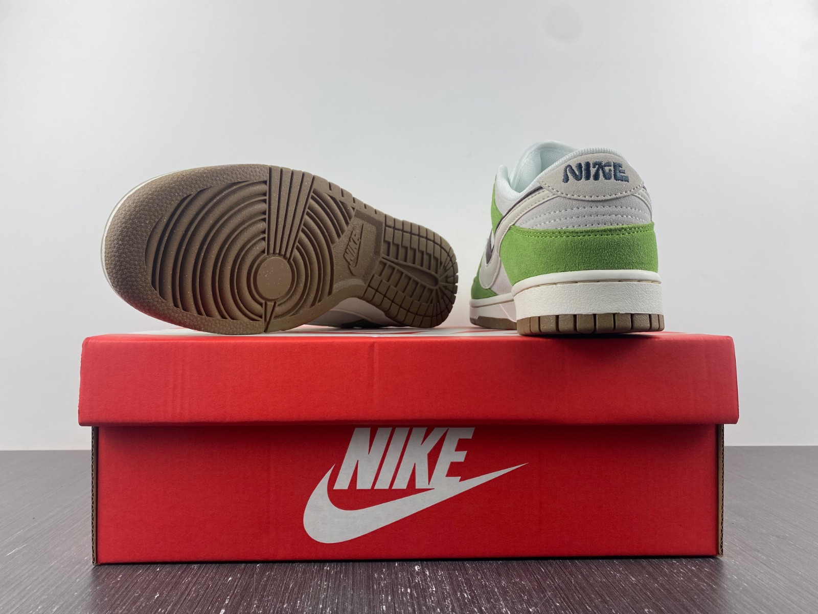 nike dunk low se 85 do9457-1000