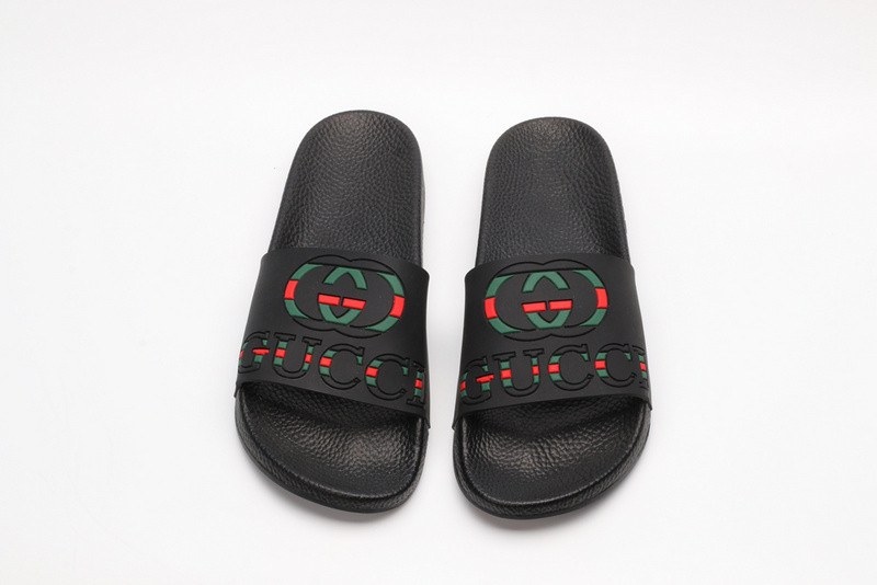 G*u*i slides all black