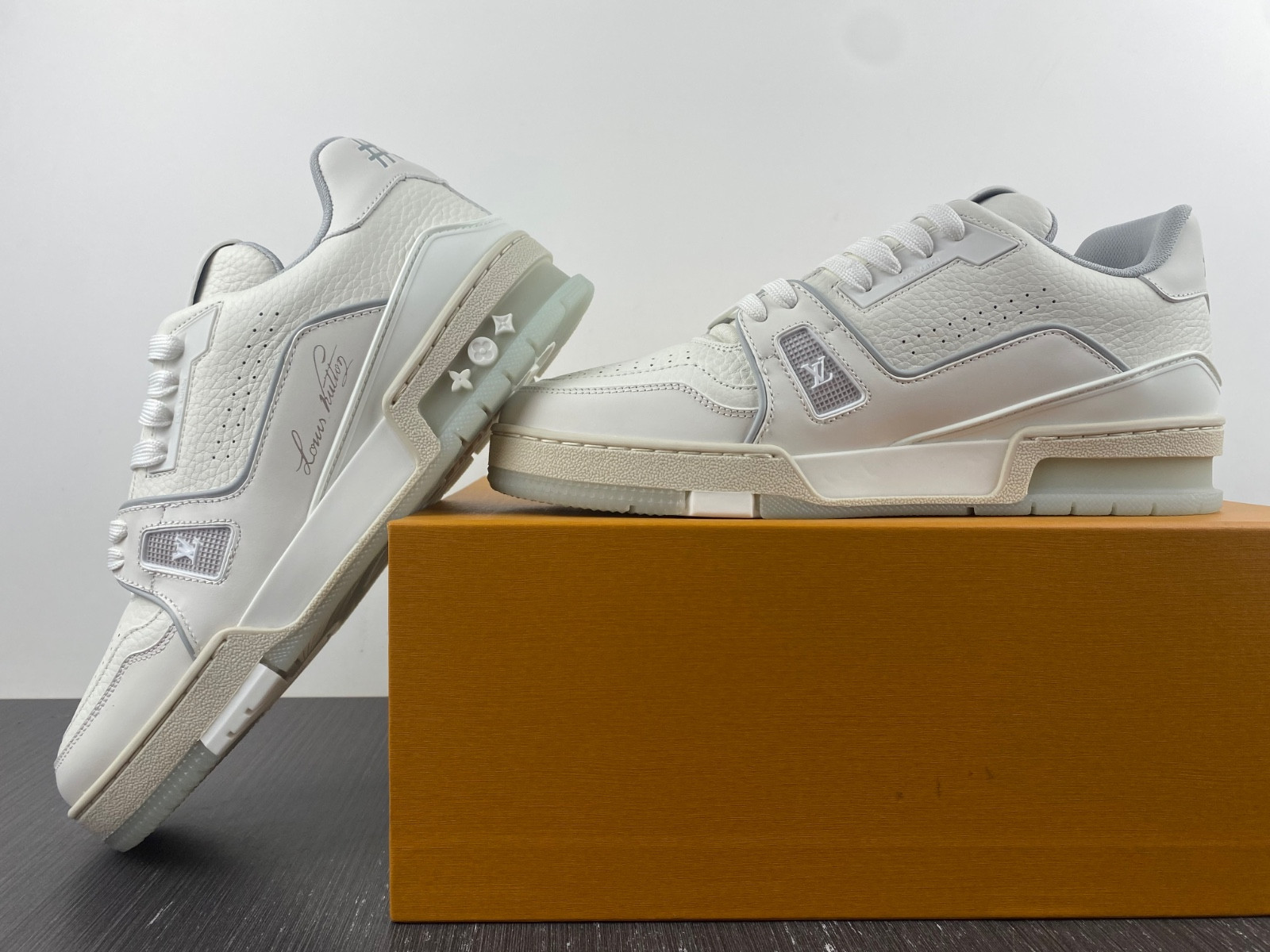 lwe sneaker