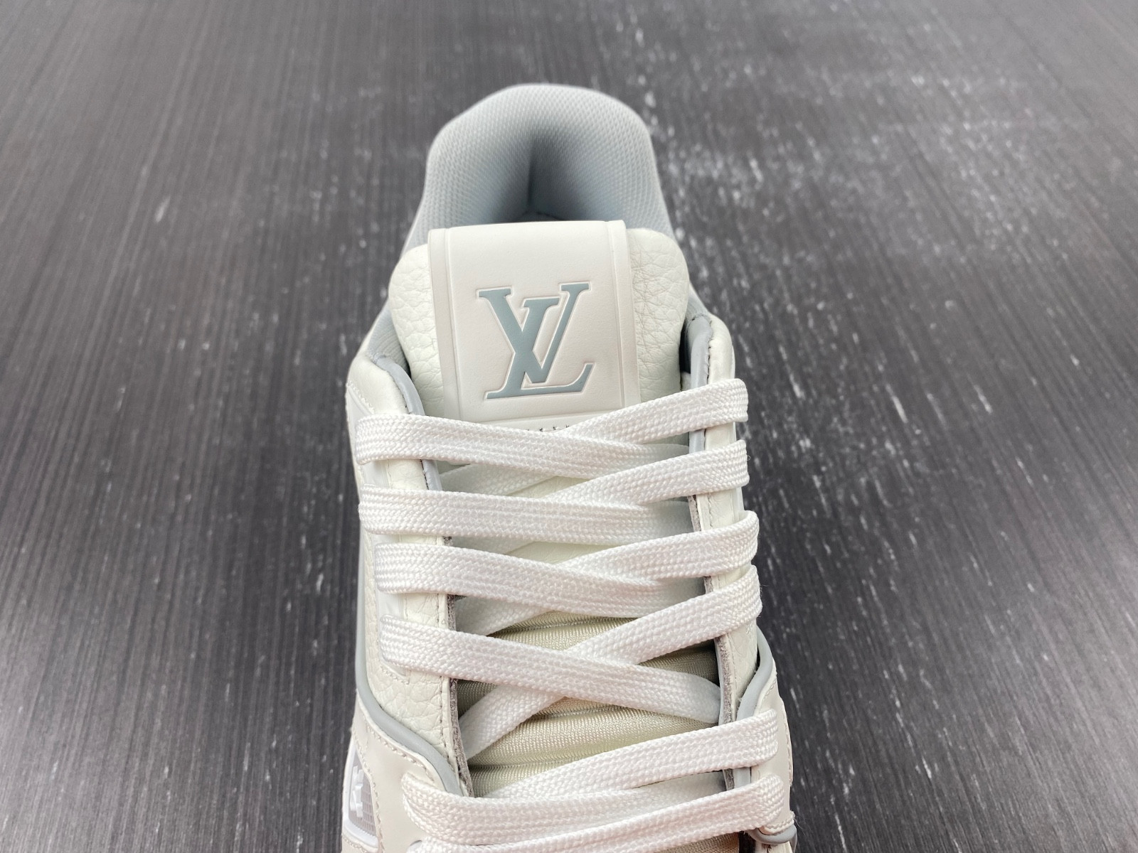 lwe sneaker