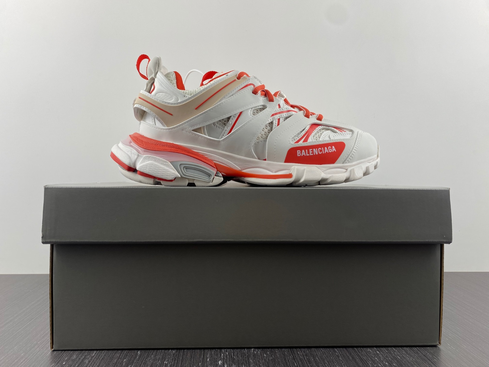 Ba*len*cia*ga track trainers