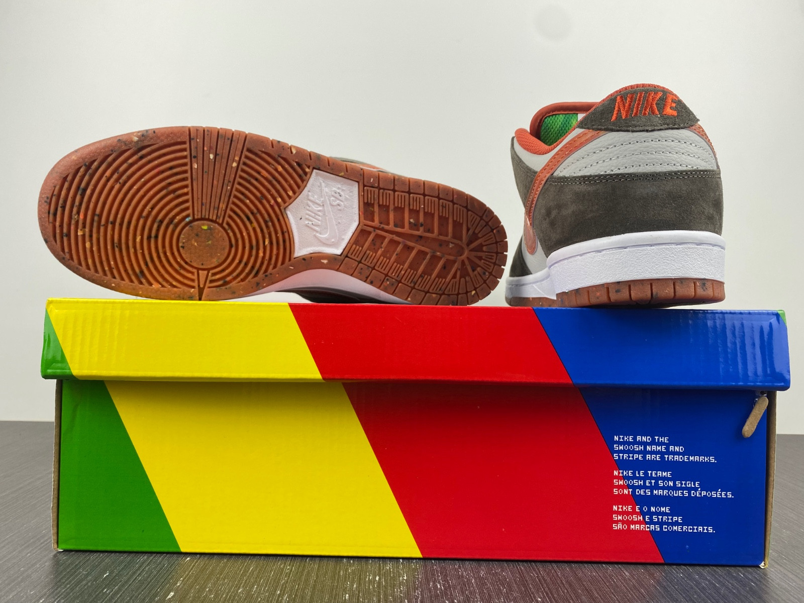 crushed dc nike sb dunk low dh7782-001