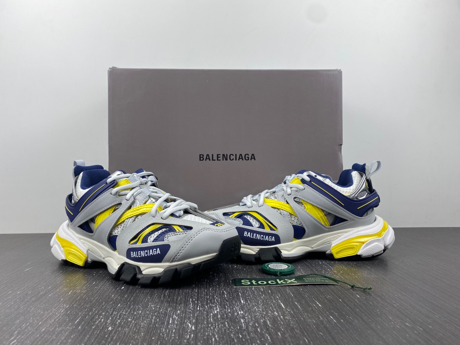Ba*len*cia*ga trainers track 3.0