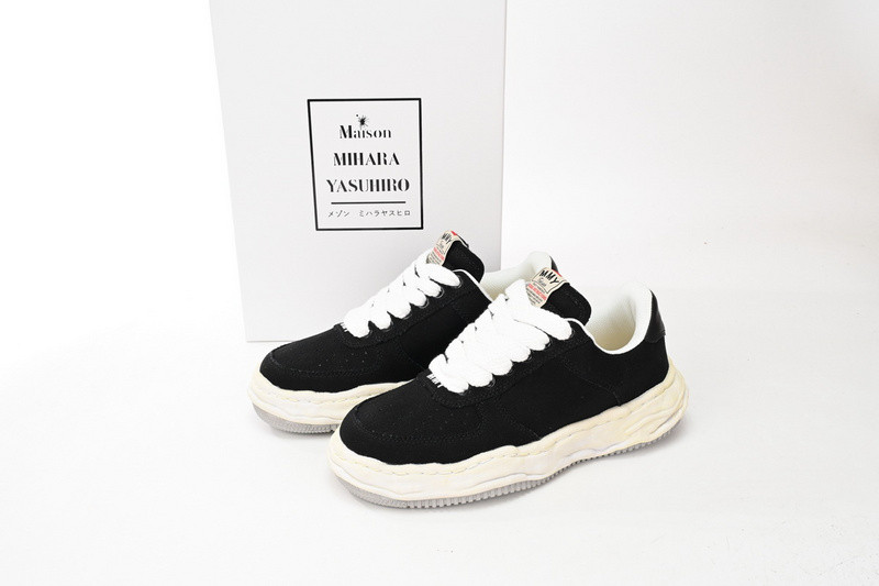 mmy sneaker 0043