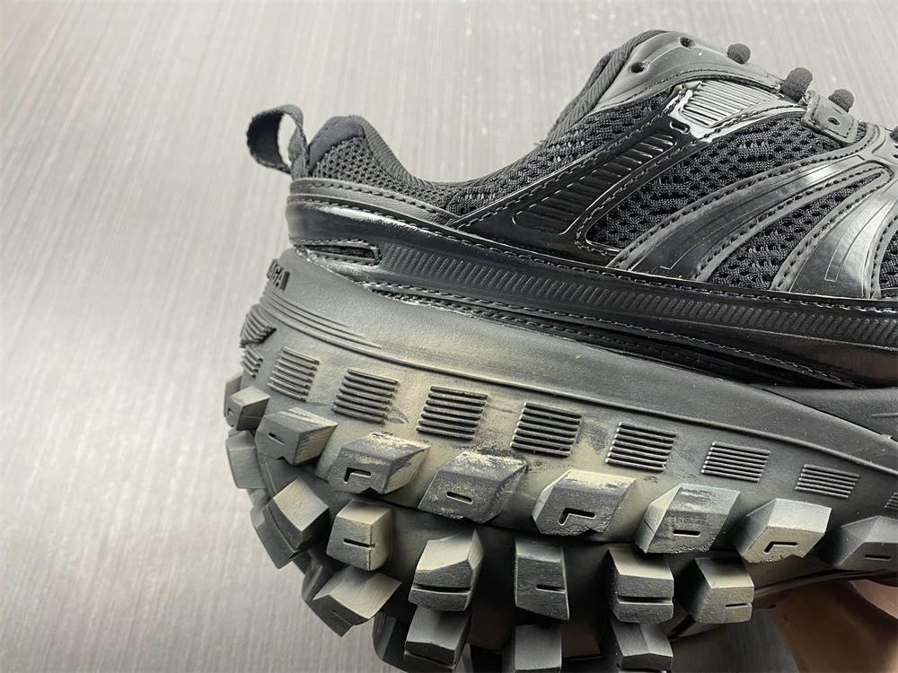 Ba*len*cia*ga defender sneaker