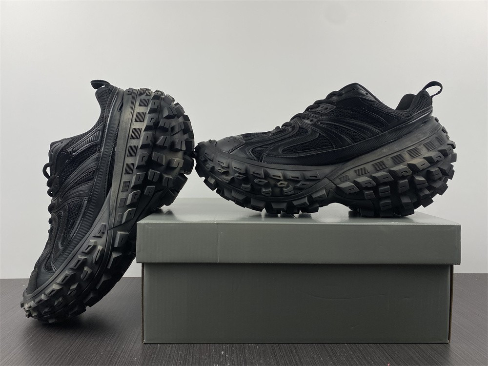 Ba*len*cia*ga defender sneaker