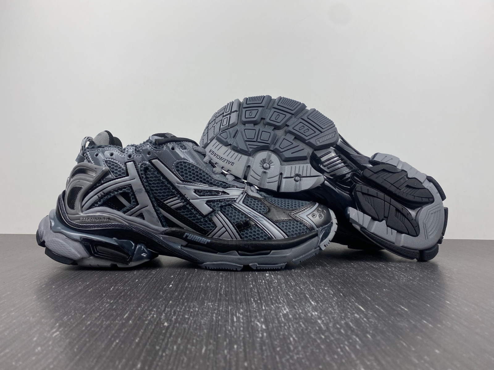 Ba*len*cia*ga 7.0 runner