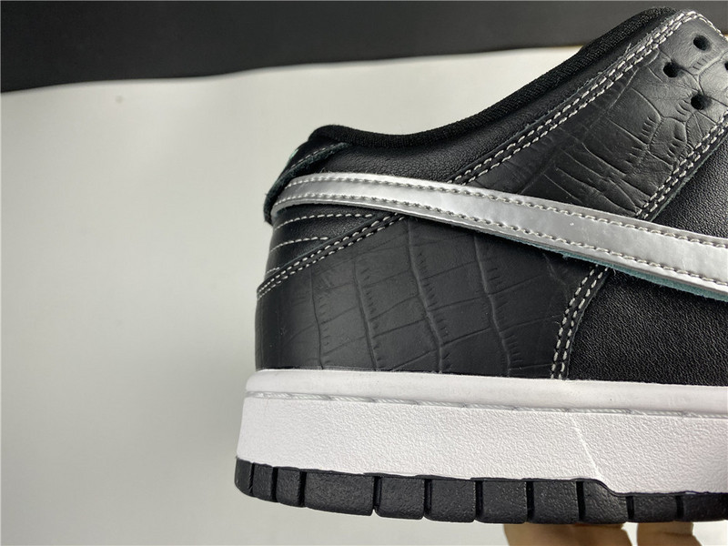 nike sb dunk low di*m*nd S*pply co black di*m*nd bv1310-001
