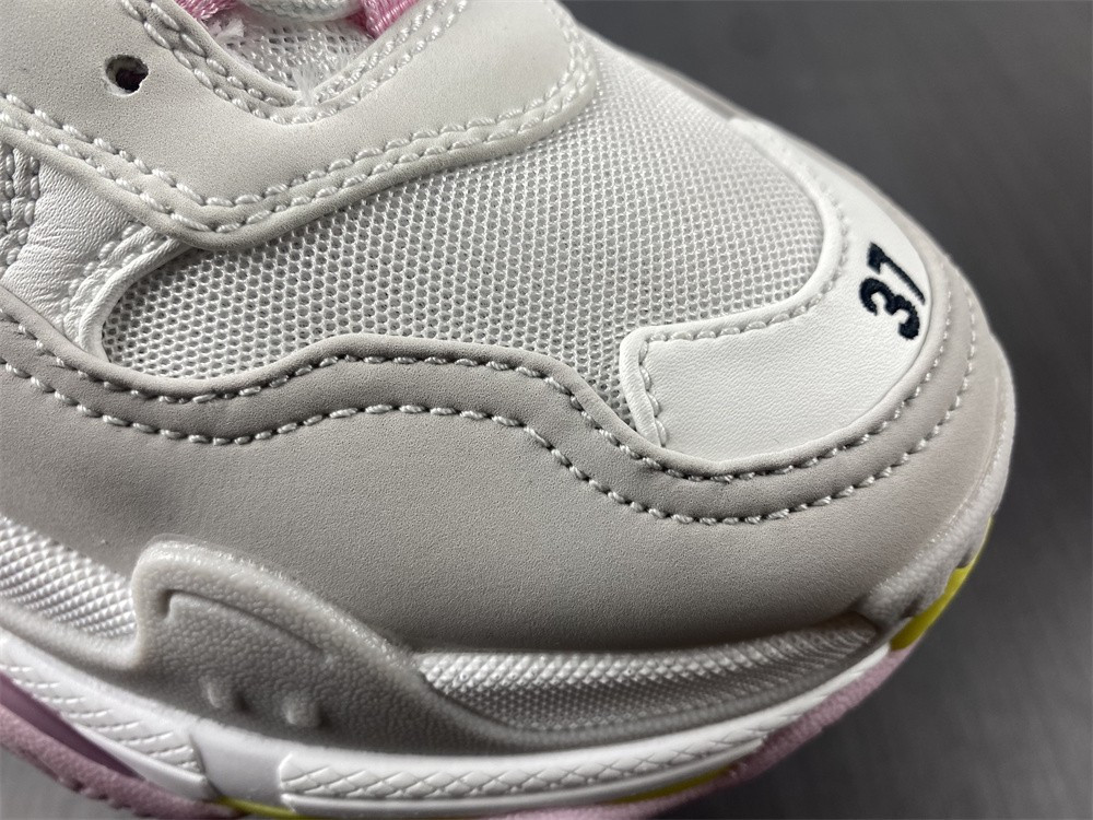Ba*len*cia*ga triple s