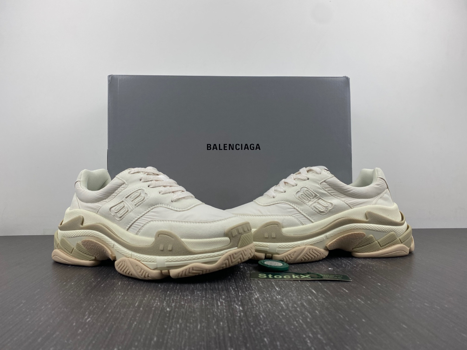Ba*len*cia*ga triple s