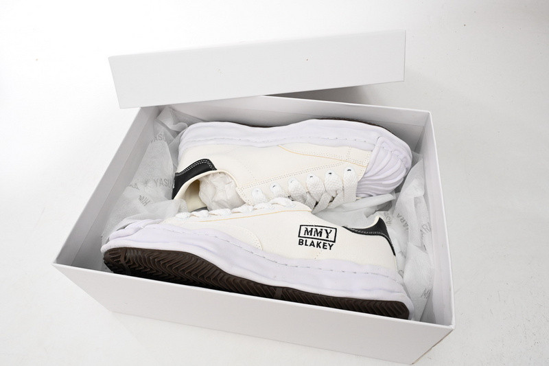 mmy sneaker 0031