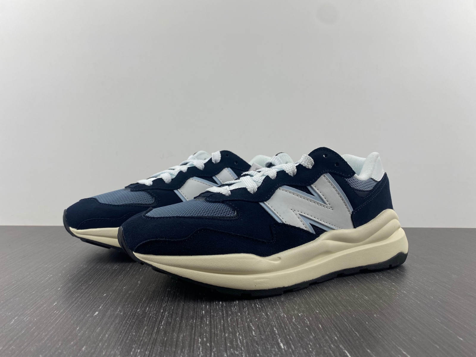 new Ba1an*e 57/40 ''team navy'' m5740cd