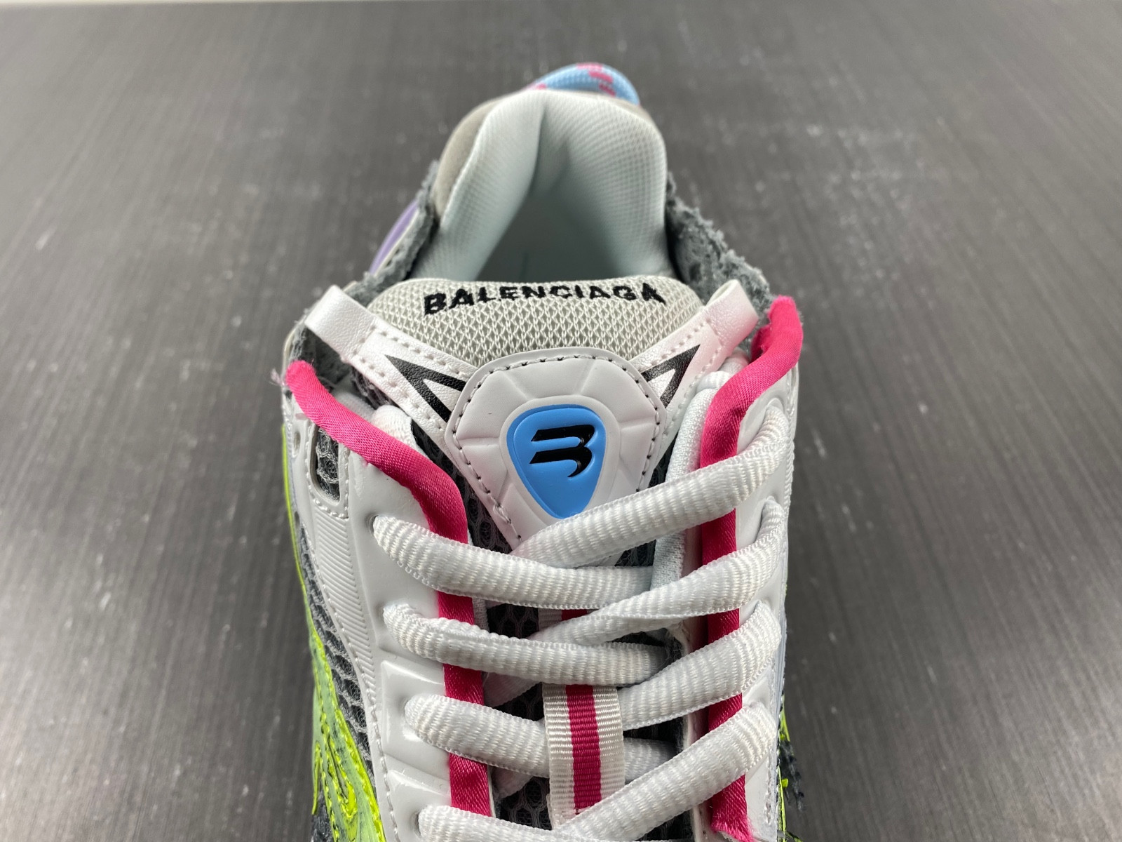Ba*len*cia*ga runner sneaker