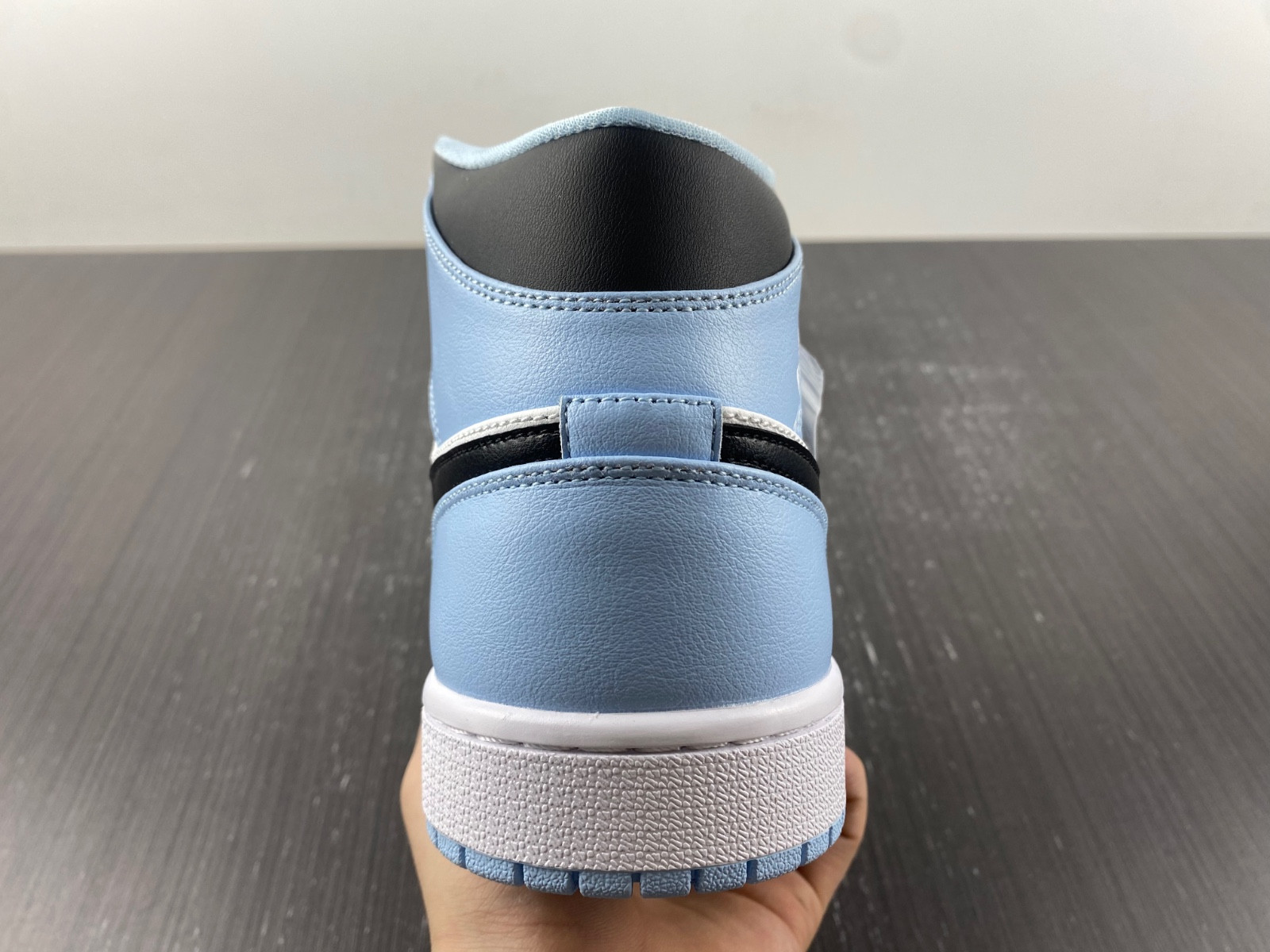 air jordan 1 mid gs ice blue 555112-401