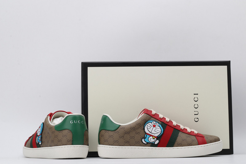 G*u*i sneaker