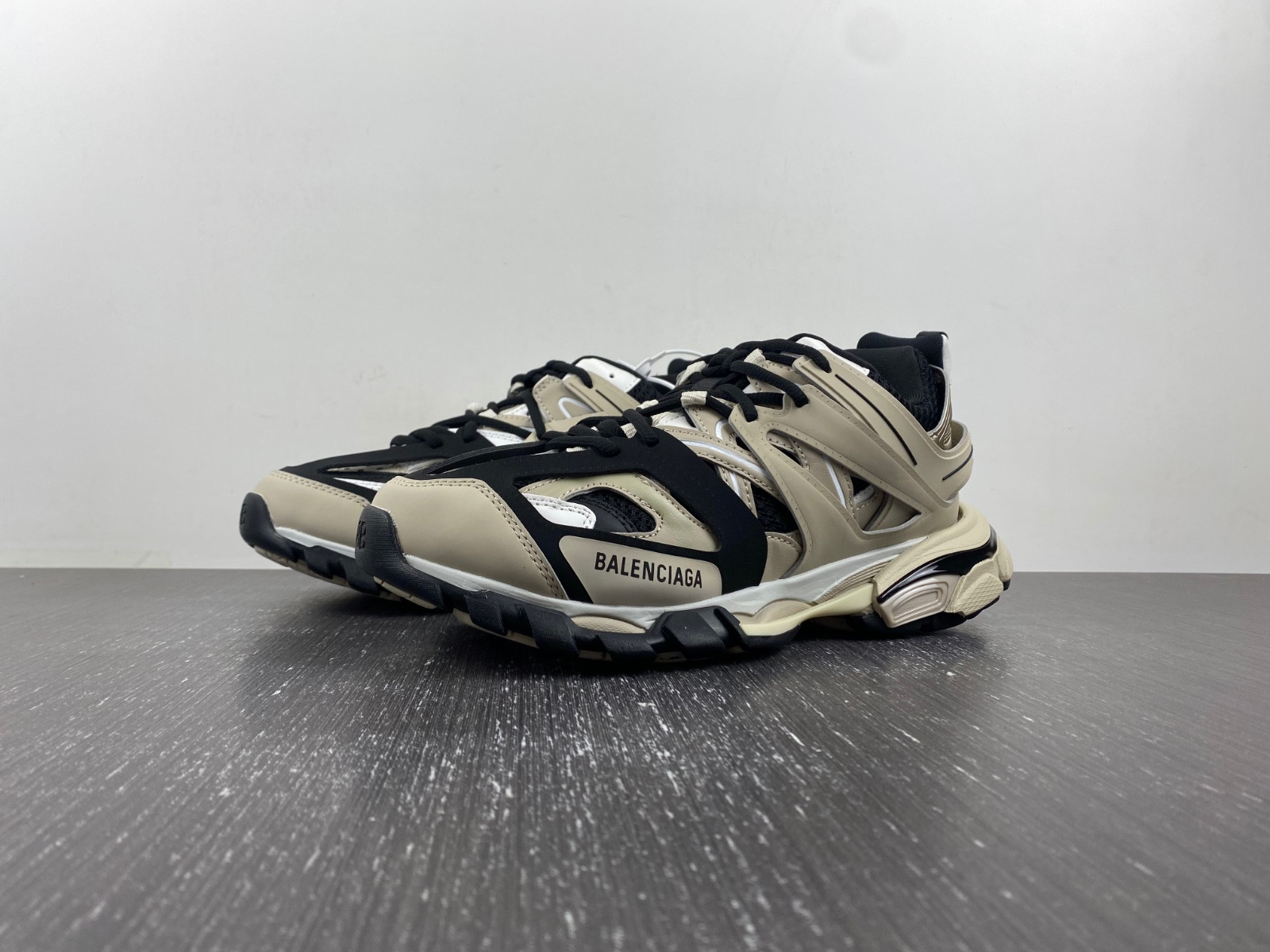 Ba*len*cia*ga men''s track.3 sneaker