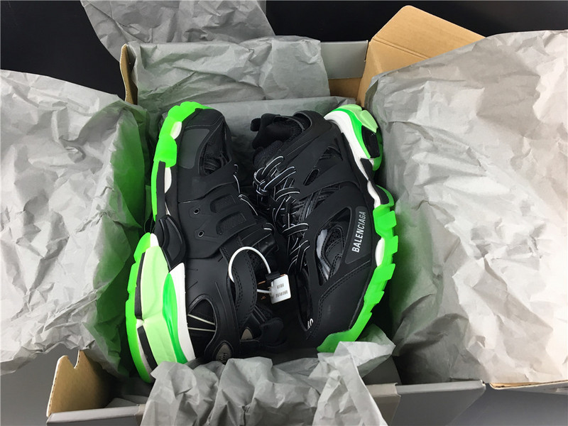 Ba*len*cia*ga sneaker tess.s black with green sole