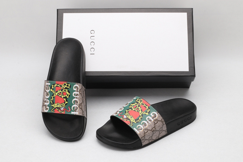 G*u*i slides all black with snake