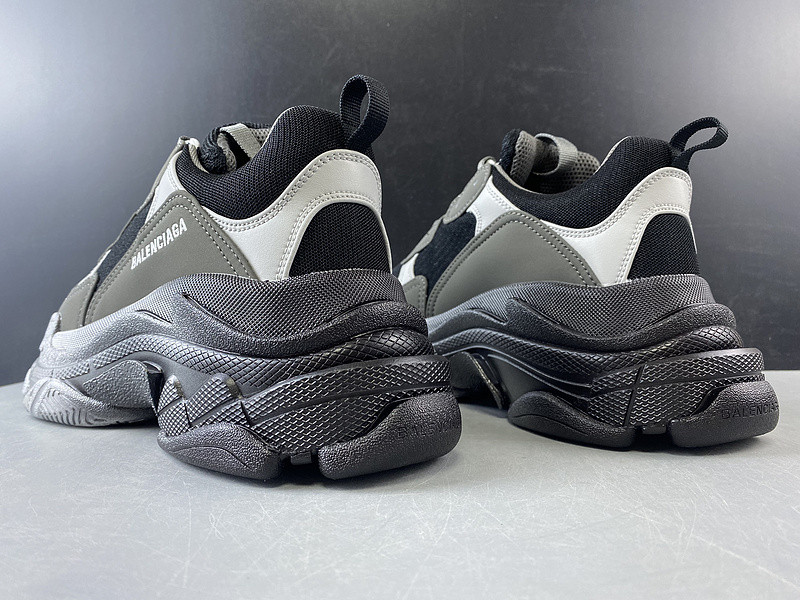 Ba*len*cia*ga grey blake triple s trainers