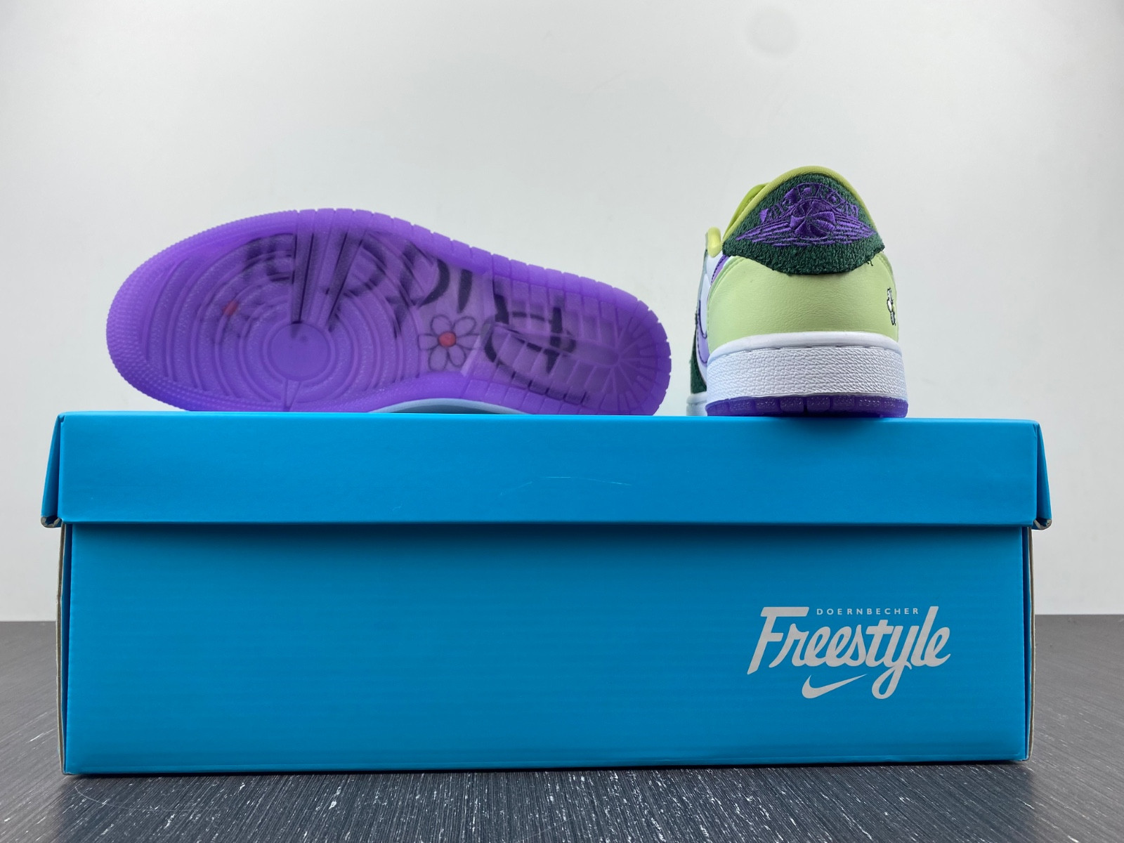 jordan 1 retro low og doernbecher (2023) - fd9665-351