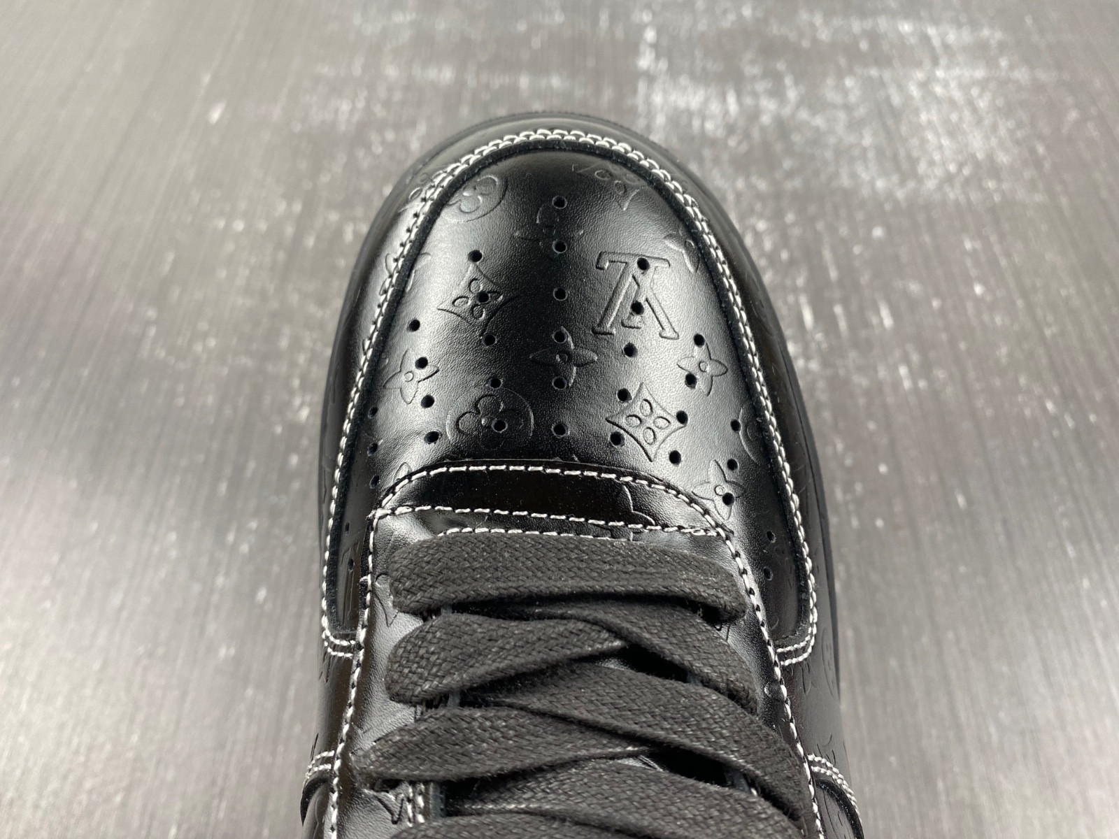 lwe sneaker