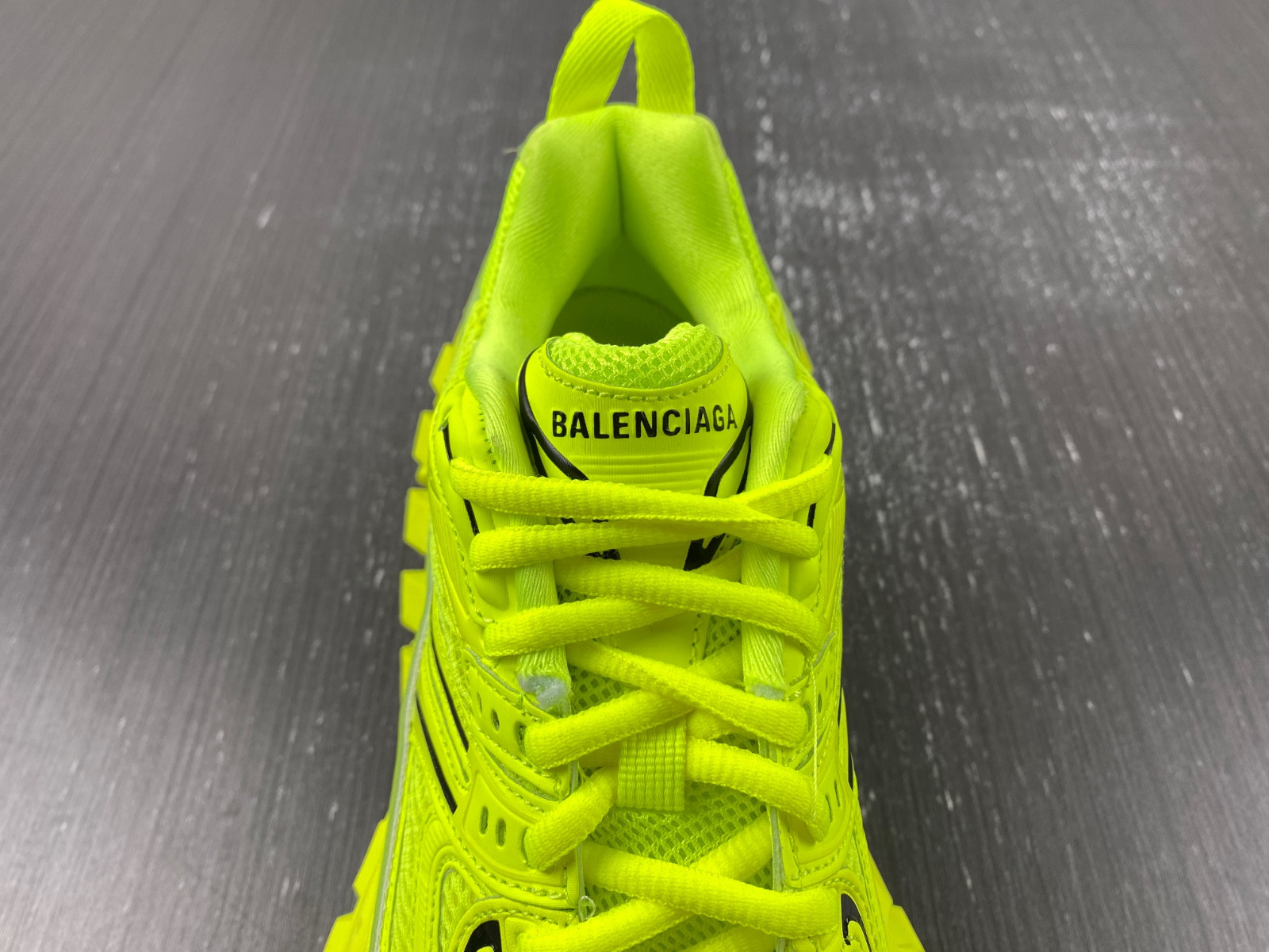 Ba*len*cia*ga defender sneaker