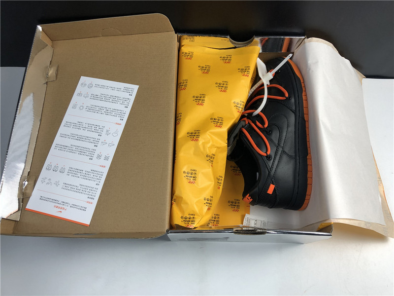 owt x nike dunk low ct0856-002