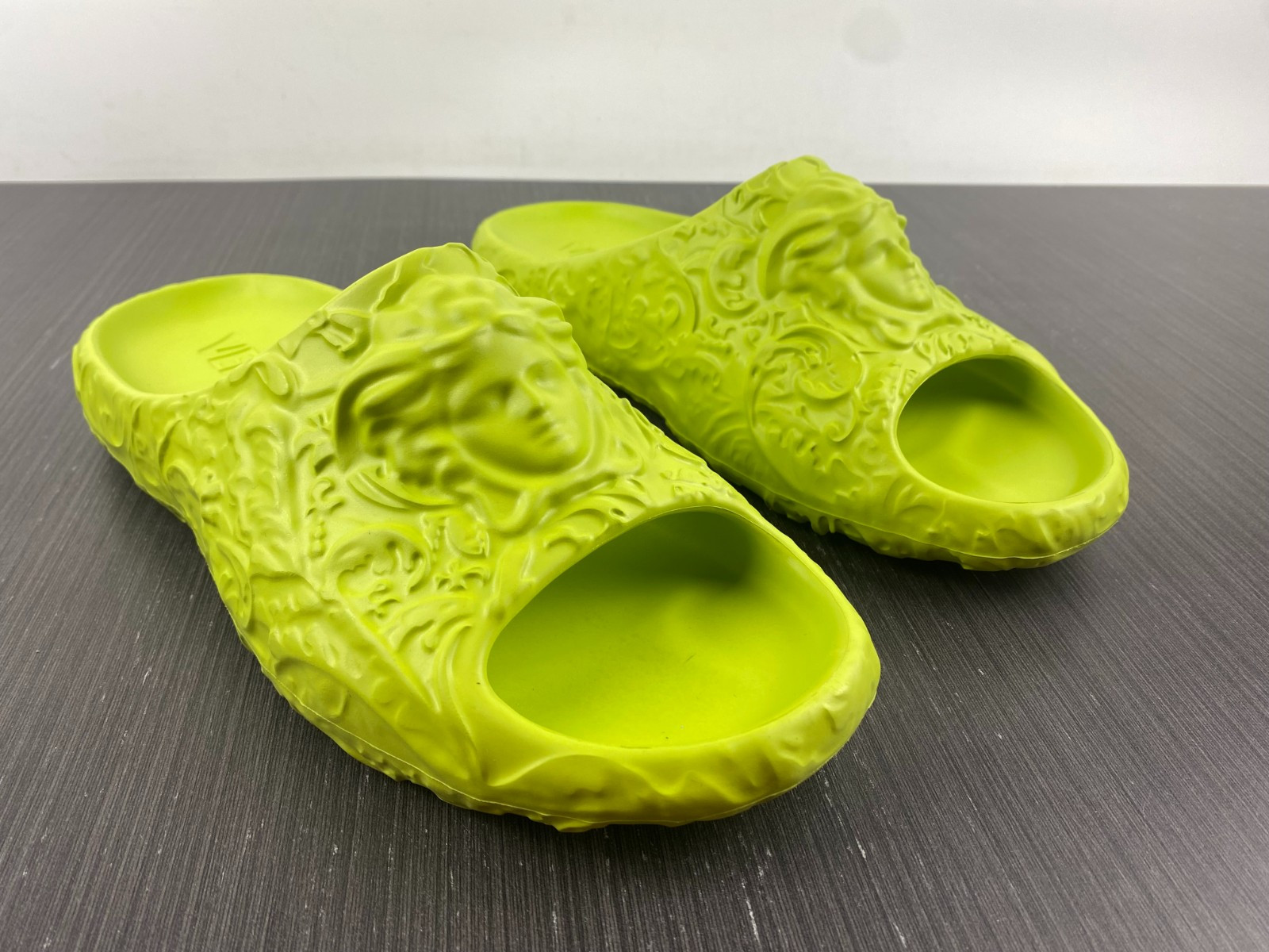 versece slipper