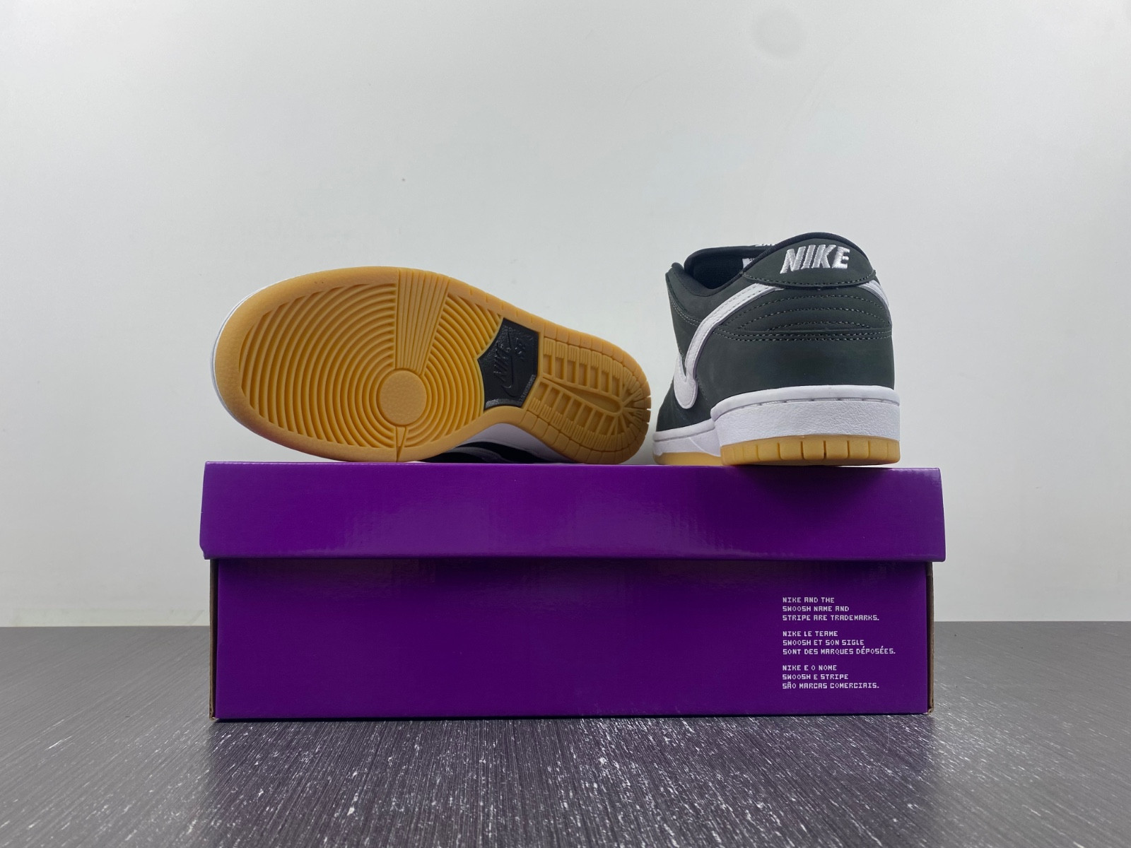 nike sb dunk low pro black gum men