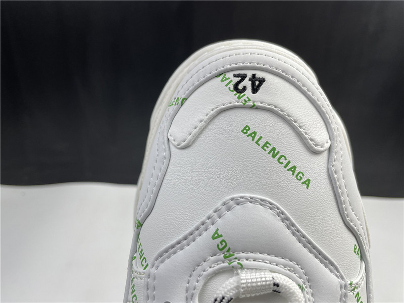 Ba*len*cia*ga triple s