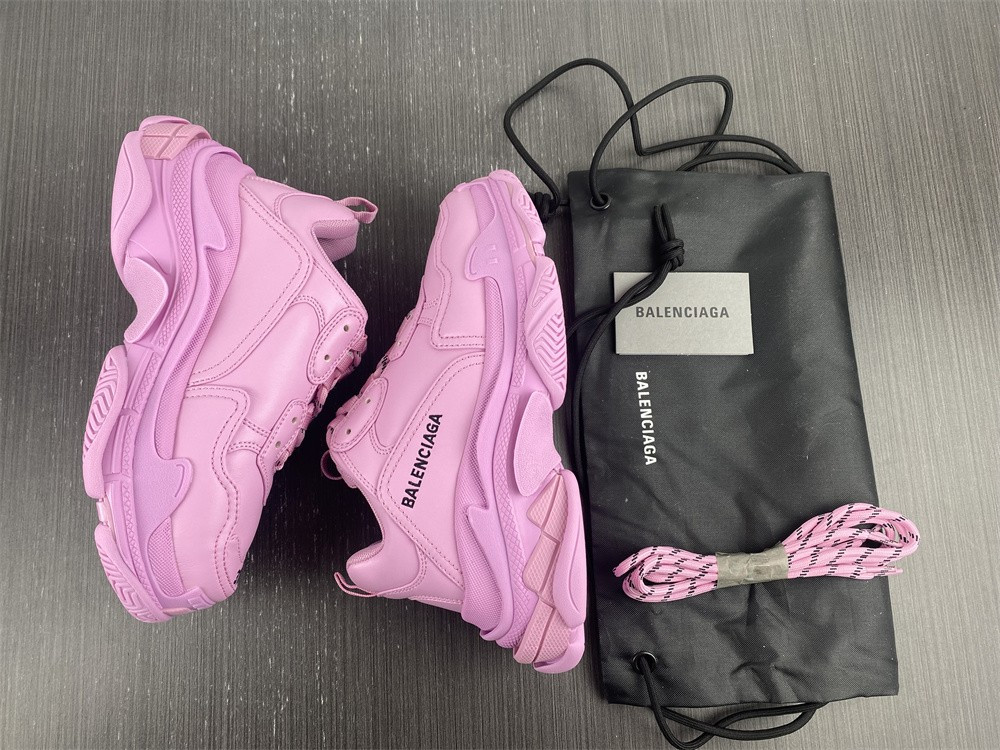 Ba*len*cia*ga triple s