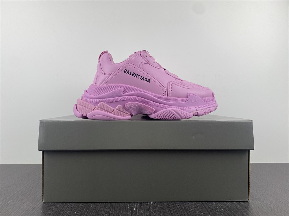 Ba*len*cia*ga triple s